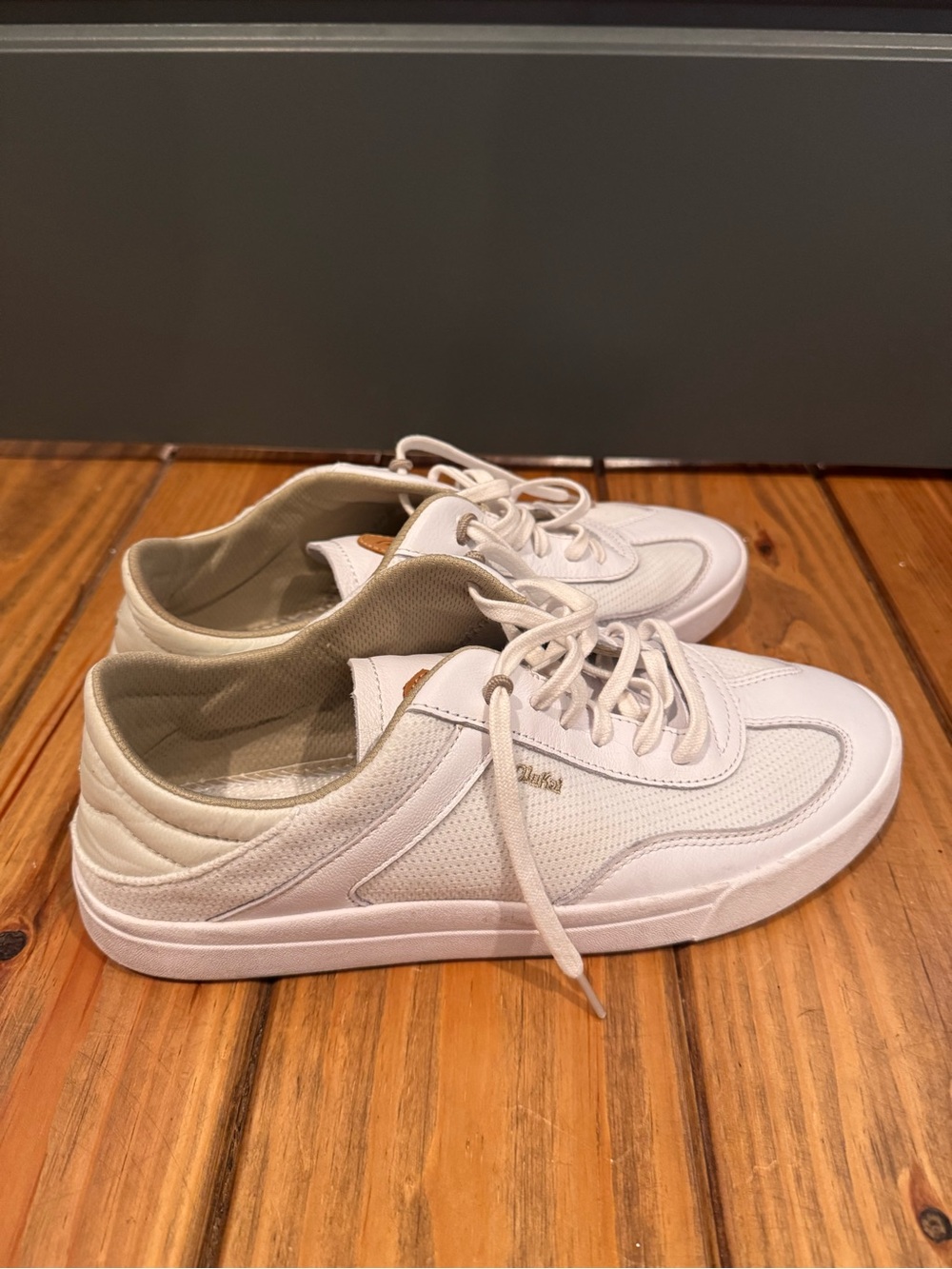 OluKai White Low-Top Sneakers boat shoes size 11